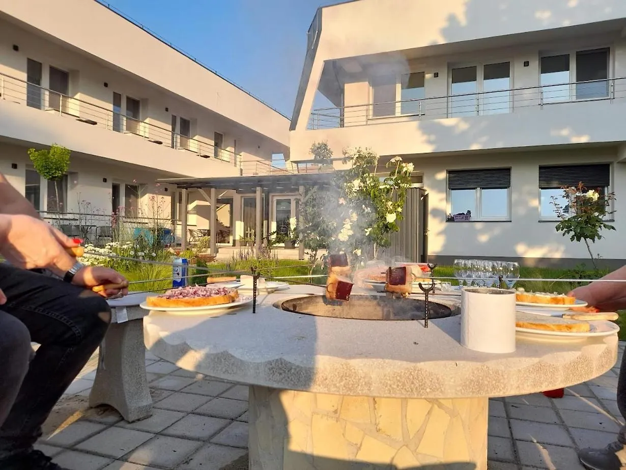 Orion Panzio Bed & Breakfast Hajduszoboszlo